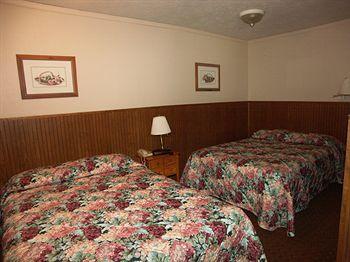 Hotel Lilleys' Landing & Marina