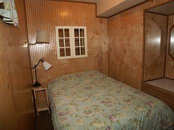Lilleys' Landing & Marina Hotel 2*