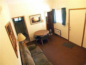 Hotel Lilleys' Landing & Marina Branson