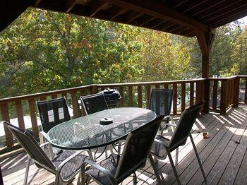 Hotel Lilleys' Landing & Marina