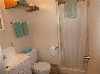 Lilleys' Landing & Marina Hotel 2*