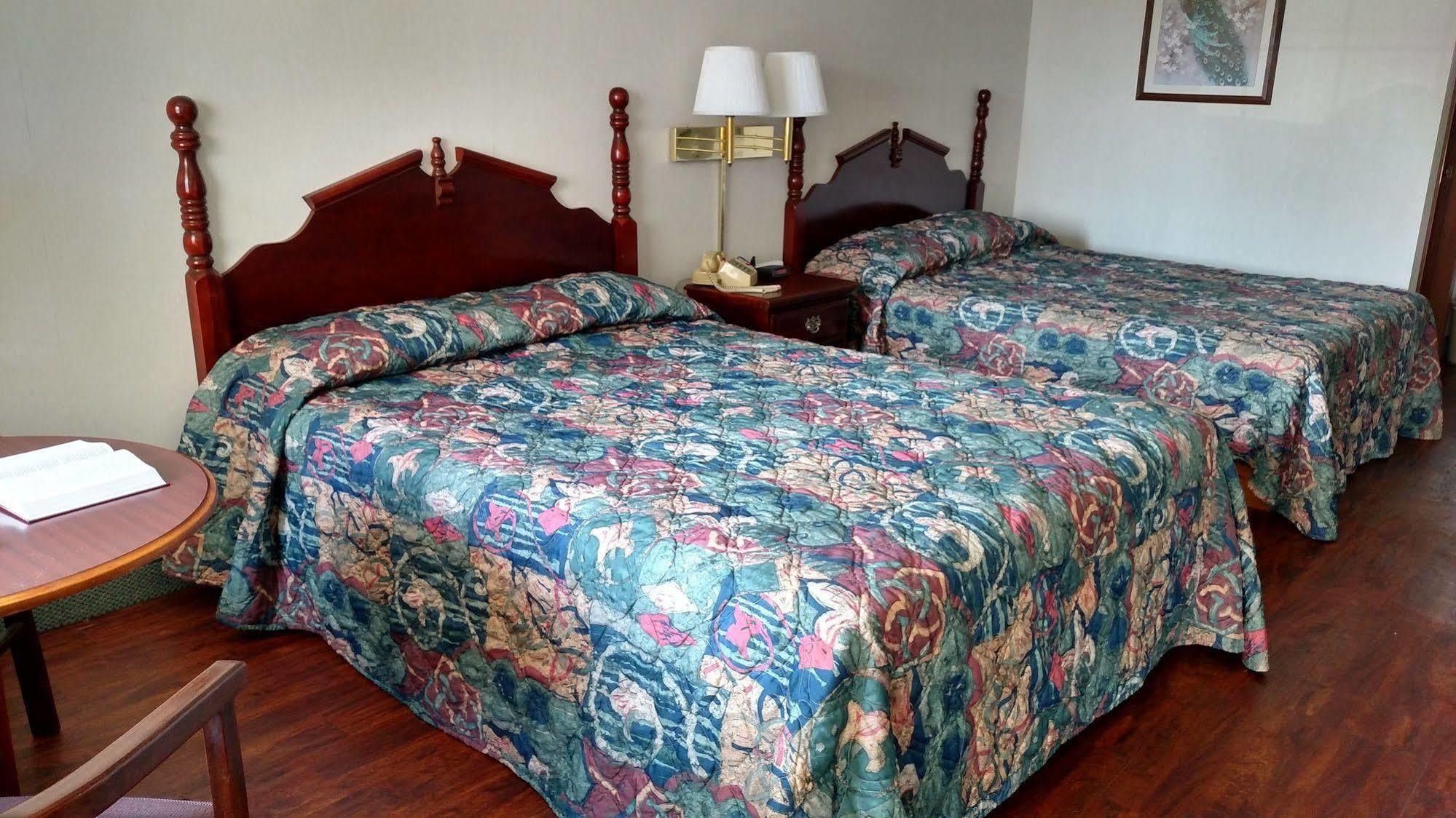 Evergreen Hotel Branson