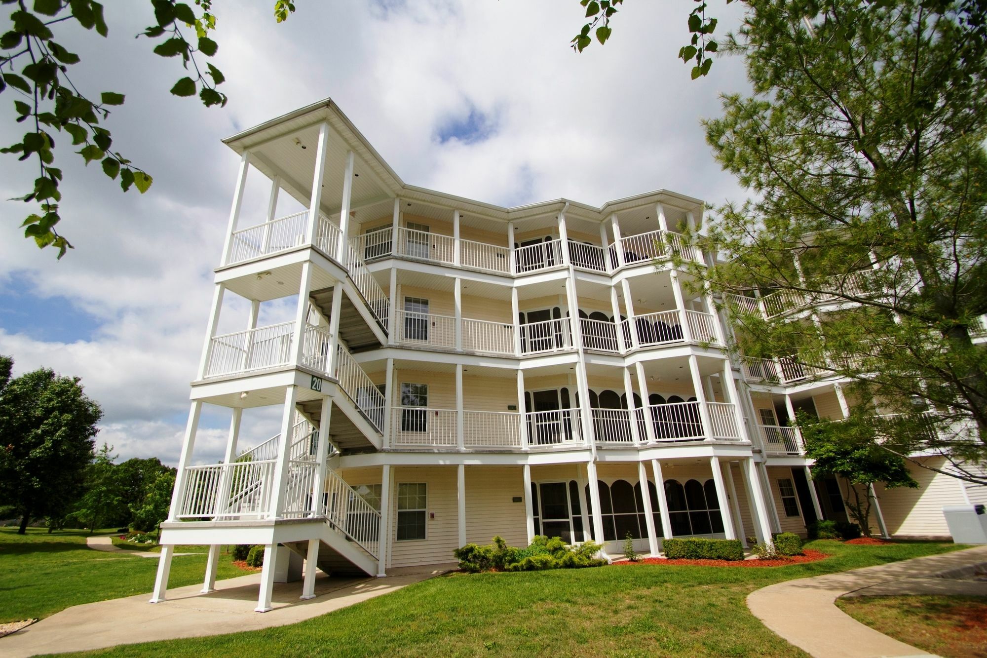 The At Fall Creek 3* Branson