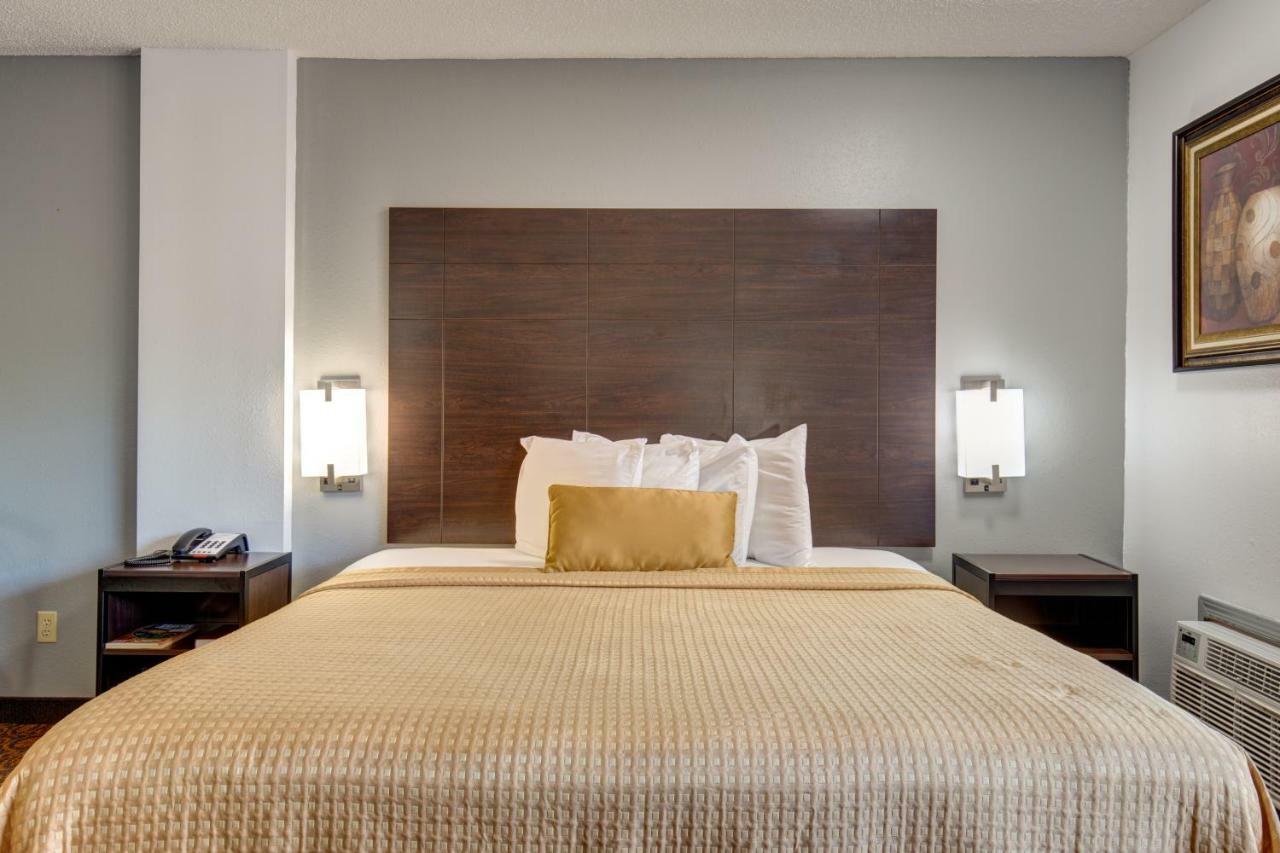 Howard Johnson By Wyndham Theatre District Hotel 2*