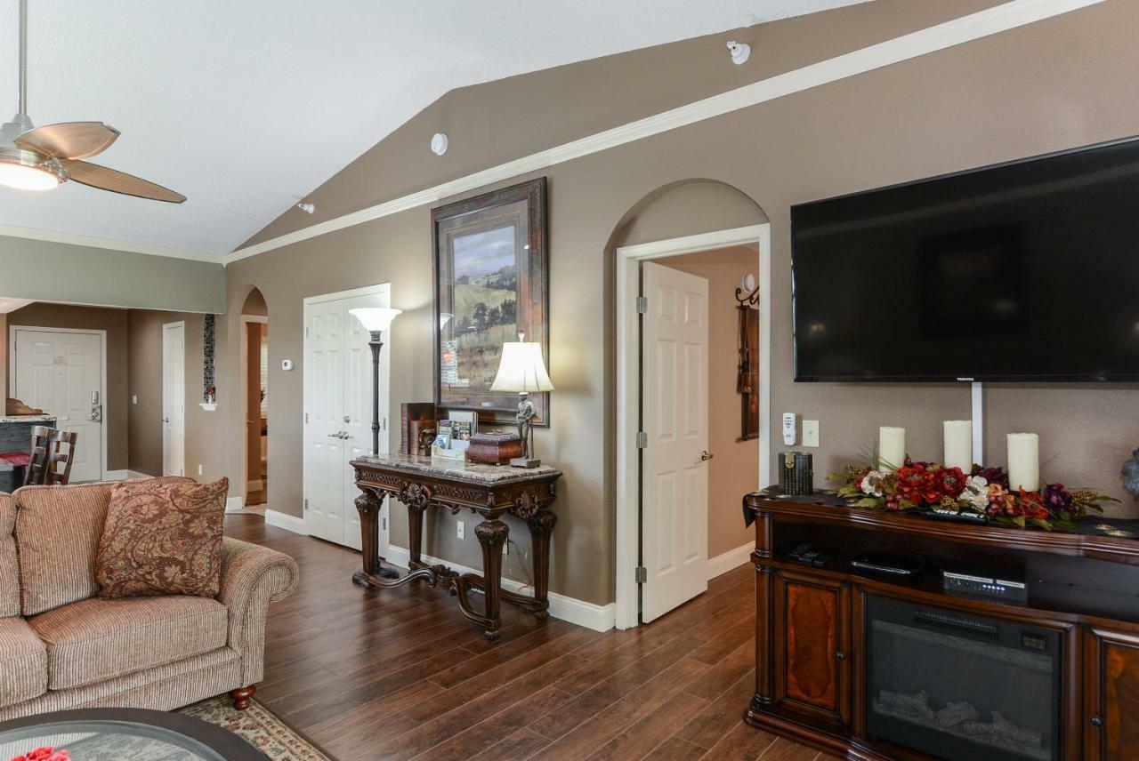 Thousand Hills Luxury Condos: Heart Of Retreat