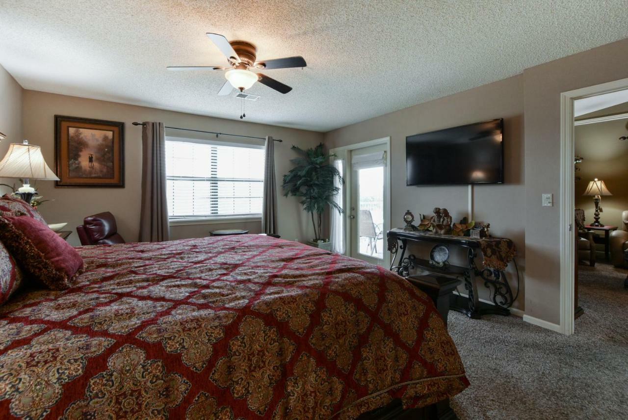 Thousand Hills Luxury Condos: Heart Of Retreat *