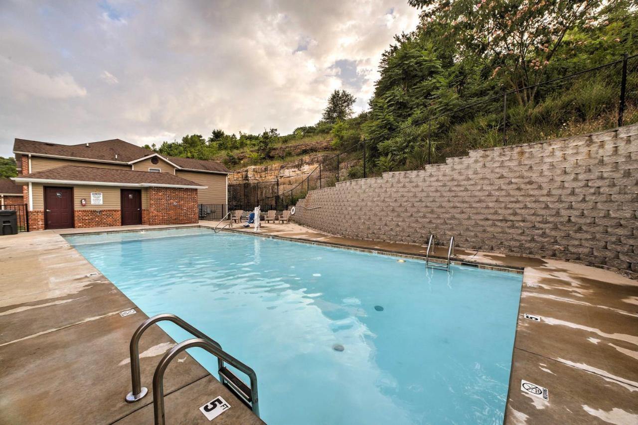 Cozy With Pool Access In The Heart Of Branson! *