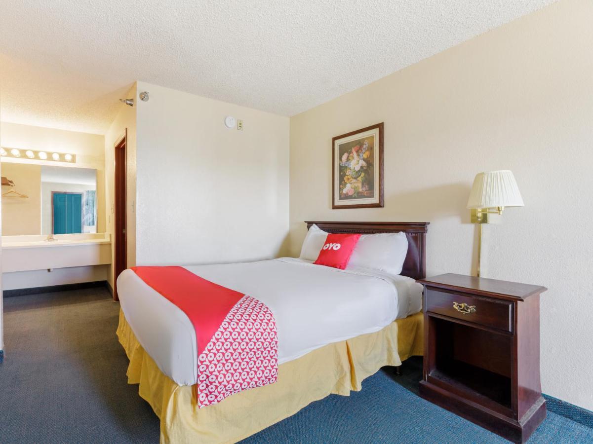 Hotel Oyo Hotel Branson Victorian Palace Branson
